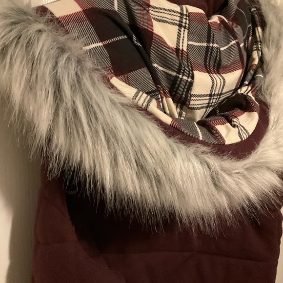 Burgundy Quilted Vest with Faux Fur Hood - Picture 8 of 10